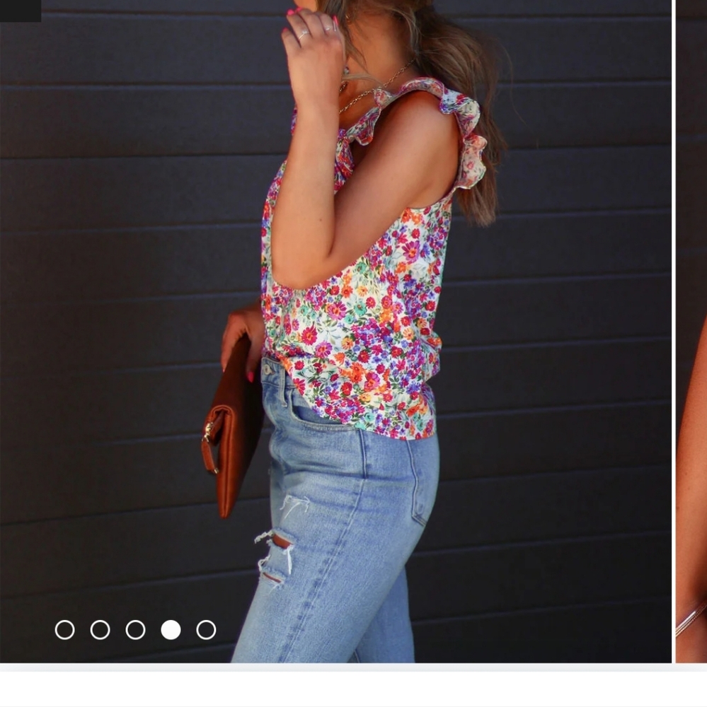 Vici floral flutter sleeve top - Picture 2 of 4